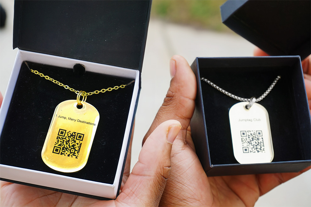 Two Jumptags in opened boxes