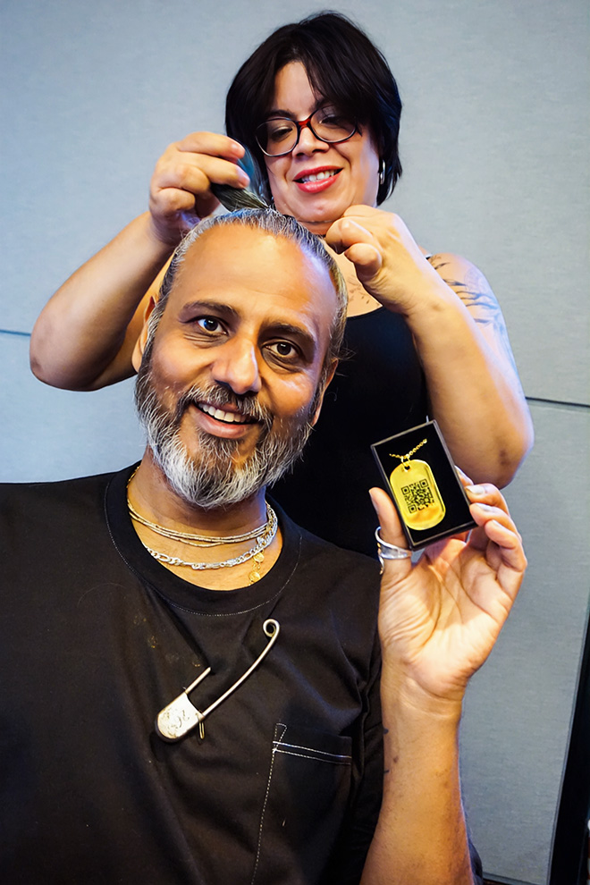 Ajay unveiling his jumptag backstage for networking